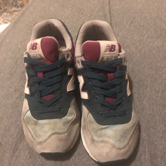 new balance 574 tennis shoes - Picture 2 of 3